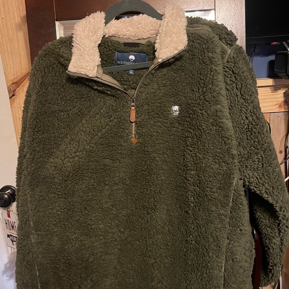 Green pull over